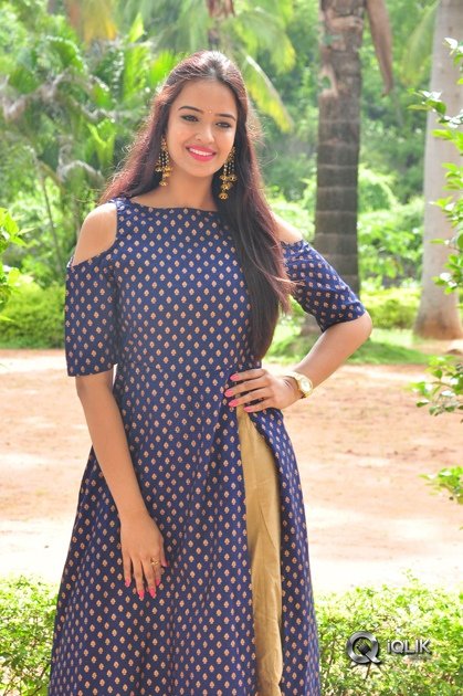 Poojitha-Ponnada-At-Darshakudu-Movie-Press-Meet